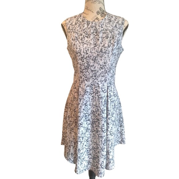 H&M Dresses & Skirts - H&M -Black And WhiteSleeveless Dress Size 6